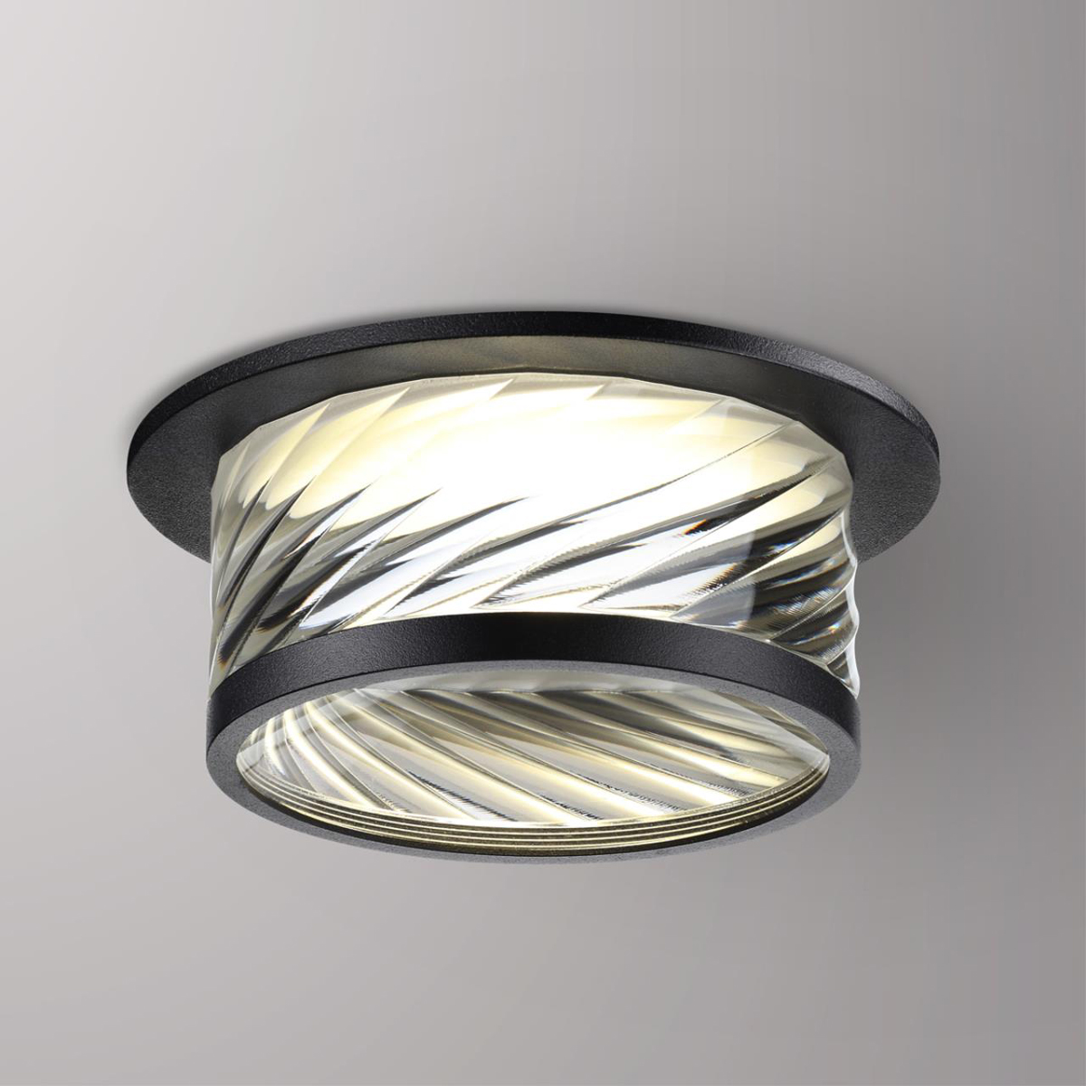 Встраиваемый светильник Novotech Spot Gem 370918 1