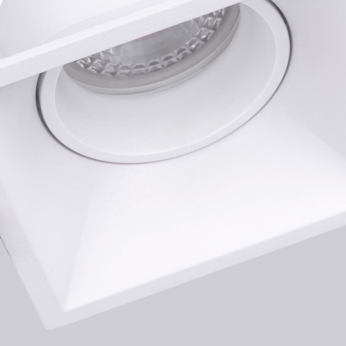 Встраиваемый светильник Favourite Lamppu 4521-1C 2