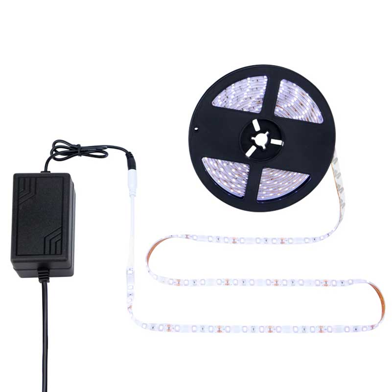 Комплект светодиодной ленты 5 м с блоком питания LAMPER 142-401