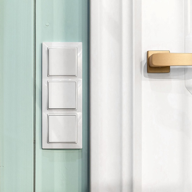 Выключатель одноклавишный проходной Werkel белый W1112001 4690389155055 изображение 4 Выключатель одноклавишный проходной Werkel белый W1112001 4690389155055 Фото № 4