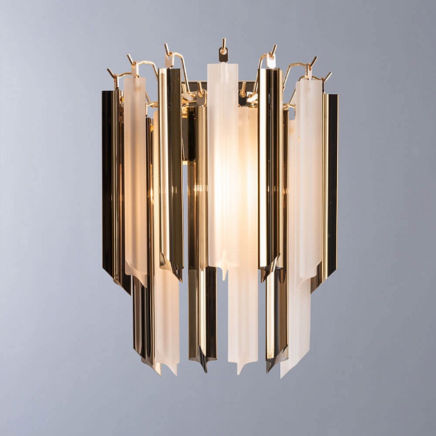 Настенный светильник Divinare Frizzante 1681/01 AP-1 изображение 2 Настенный светильник Divinare Frizzante 1681/01 AP-1 Фото № 2